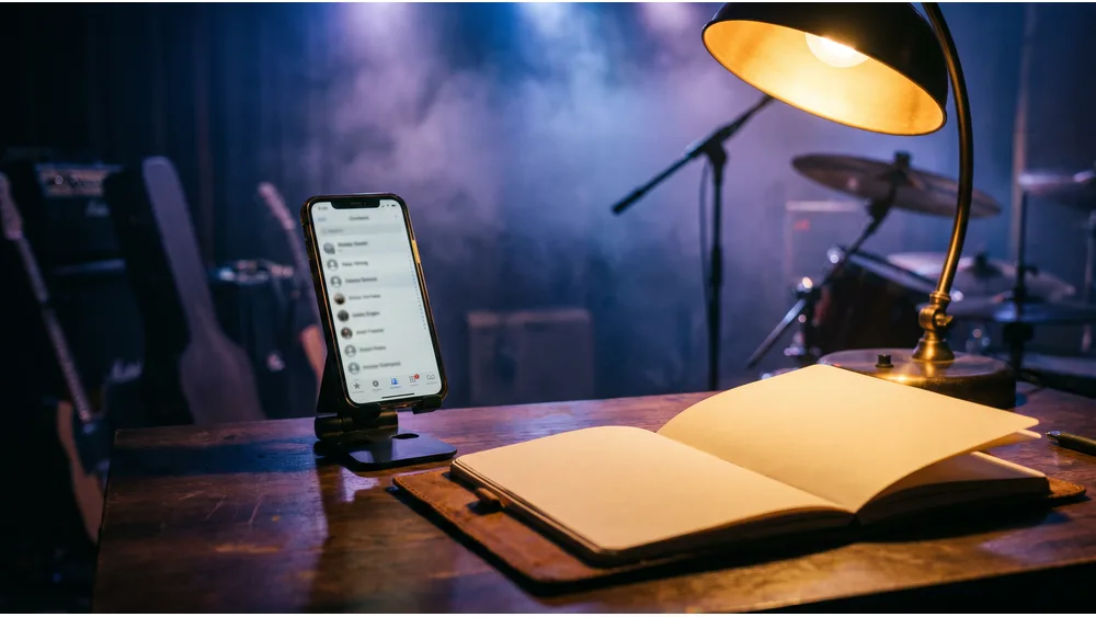 Band Contact Management App: How to Pick the Right One for Your Band — illustration