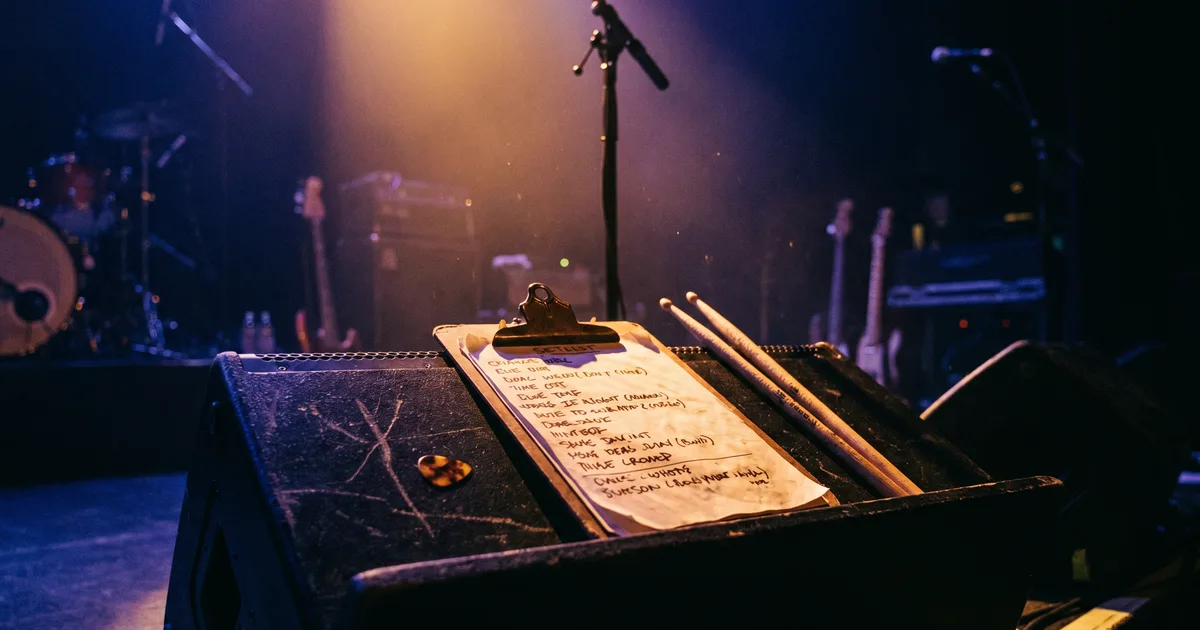 The Art of Crafting the Perfect Setlist to Captivate Your Audience